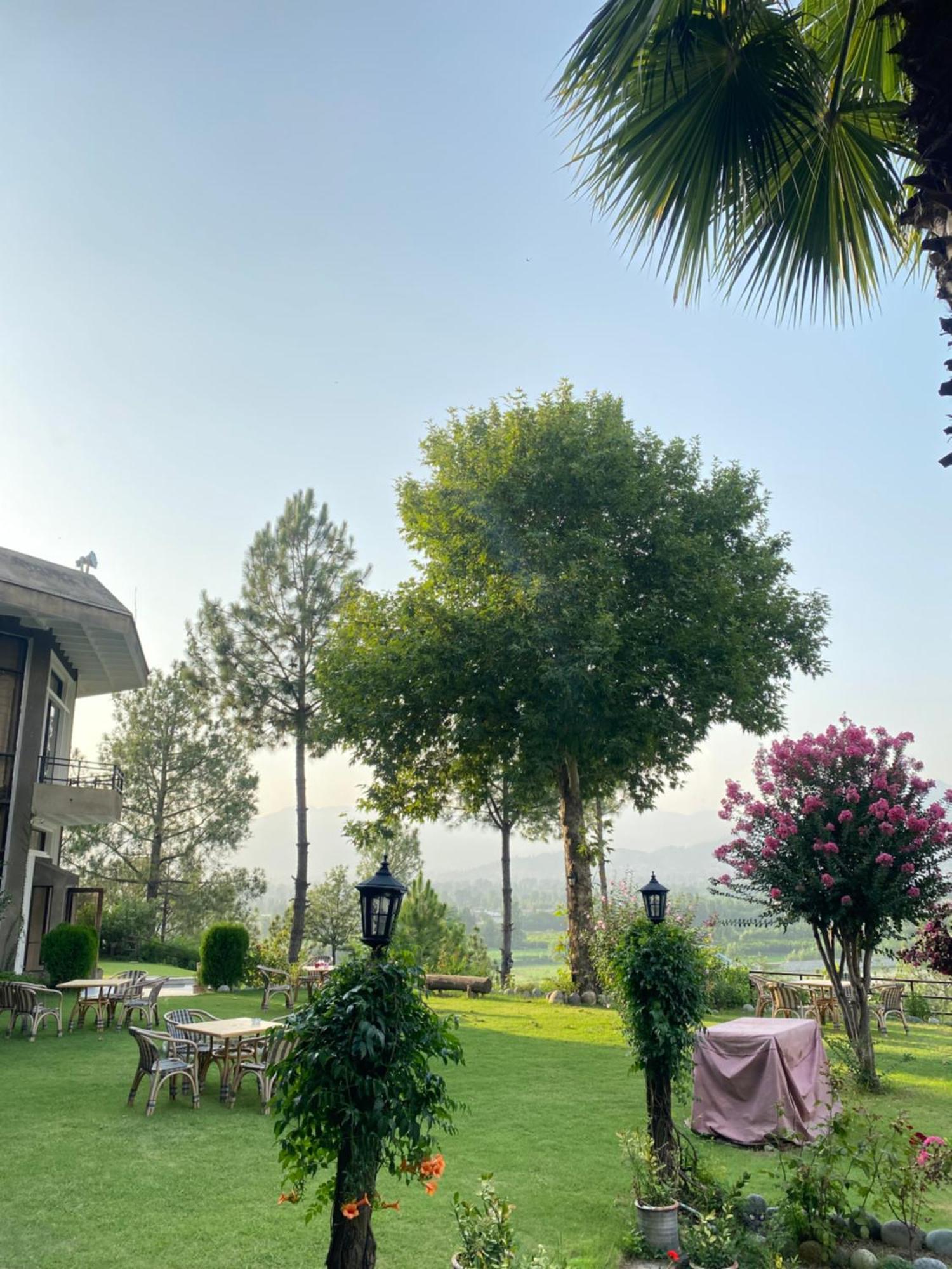 Rock City Resort Saidu Sharif Экстерьер фото