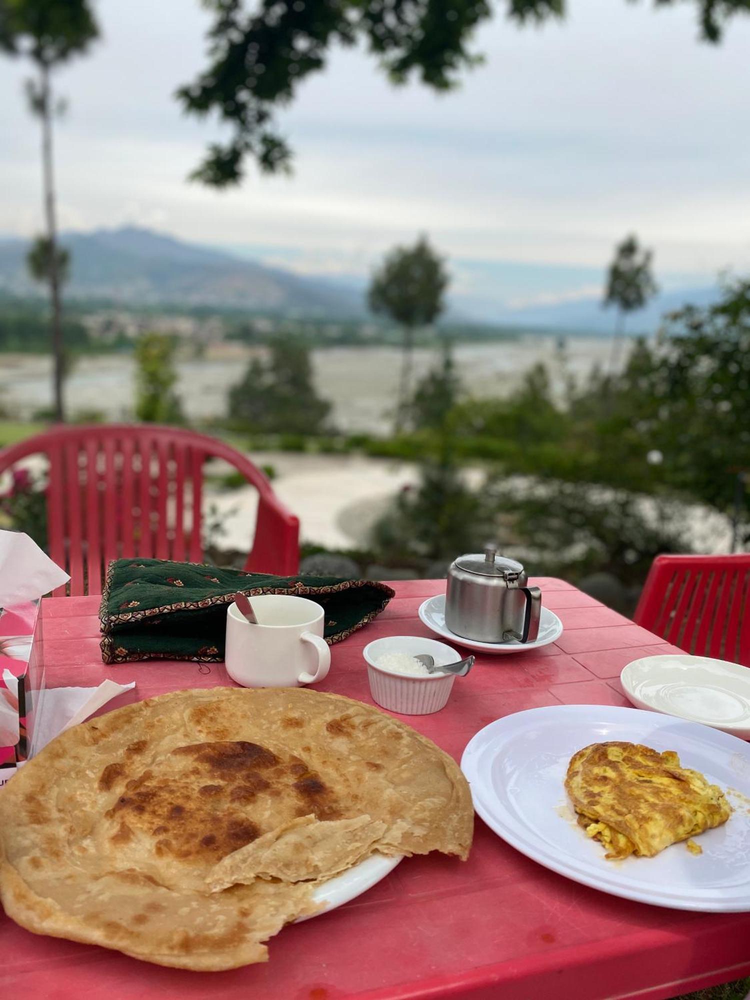Rock City Resort Saidu Sharif Экстерьер фото
