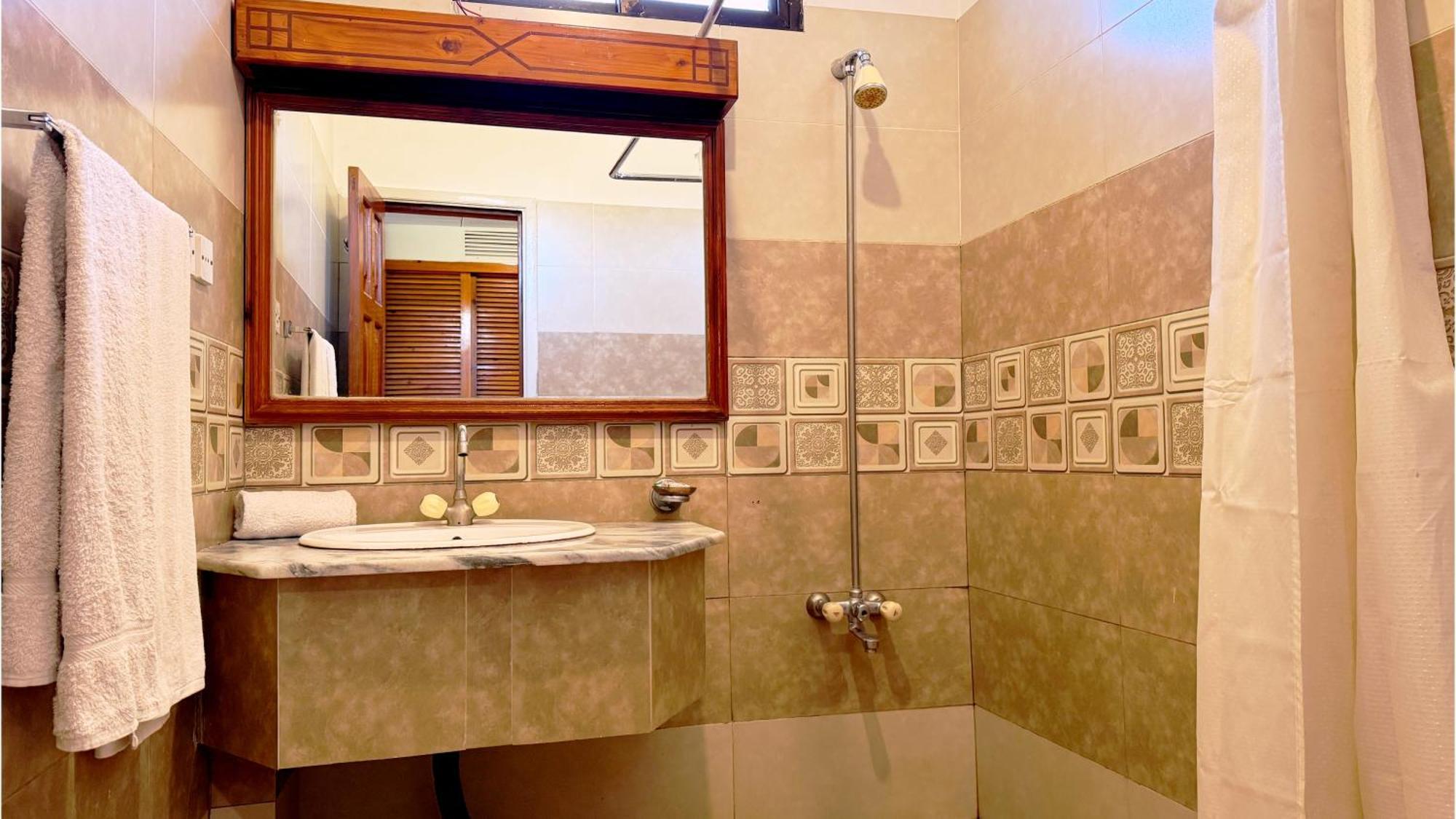 Rock City Resort Saidu Sharif Экстерьер фото